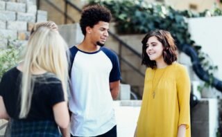 Agence matrimoniale et application de rencontre : complémentaires ou concurrentes ?